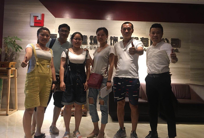 &#20247;&#24425;&#23448;&#32593;&#45;&#40;&#20013;&#22269;&#41;&#32929;&#20221;&#26377;&#38480;&#20844;&#21496;