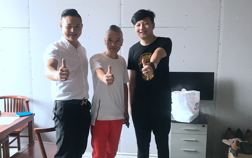 &#20247;&#24425;&#23448;&#32593;&#45;&#40;&#20013;&#22269;&#41;&#32929;&#20221;&#26377;&#38480;&#20844;&#21496;